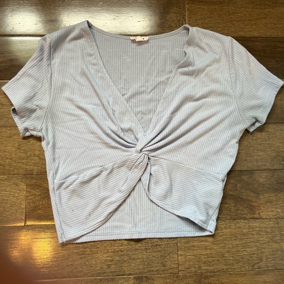 Light blue crop top front cross - Picture 1 of 3